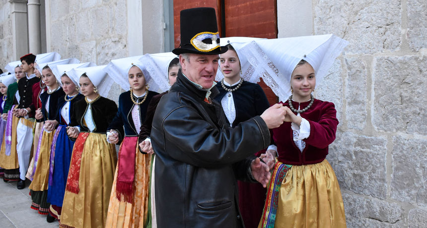 Počinje tradicionalni Paški zimski karneval