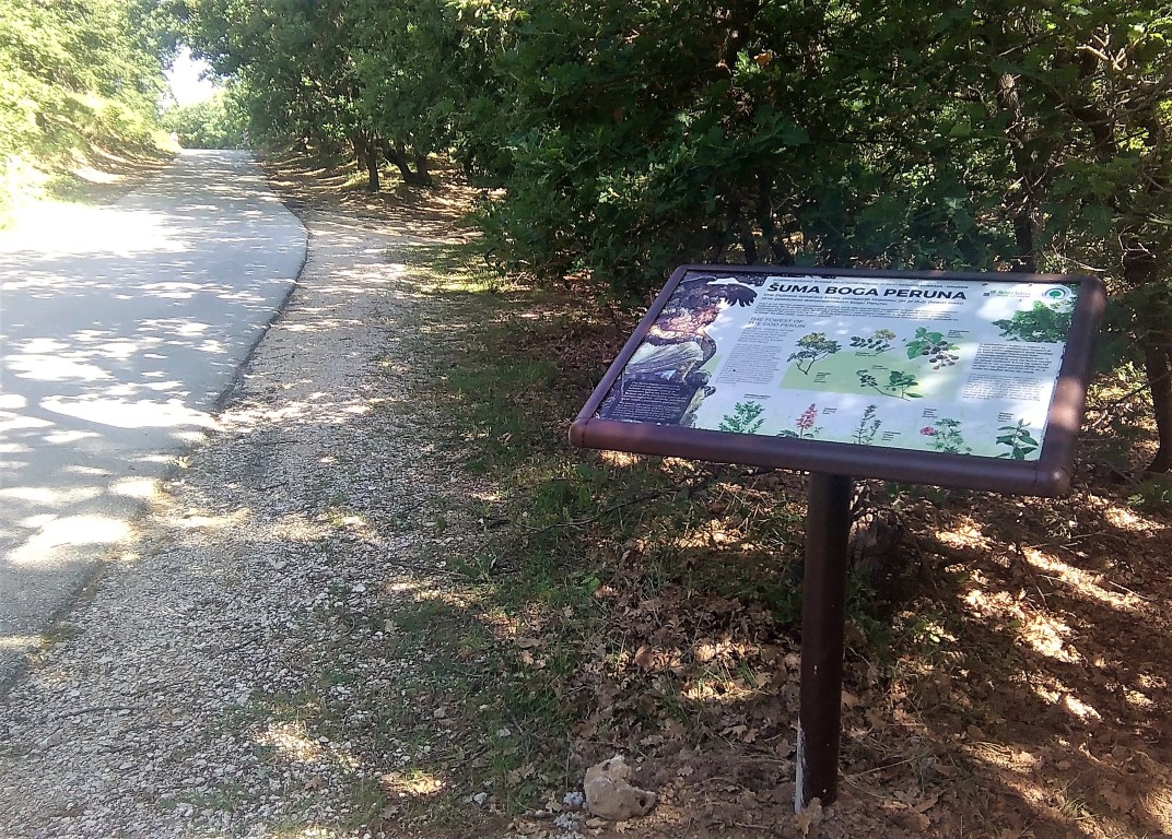 Postavljene tri informativne table u Hanzinama