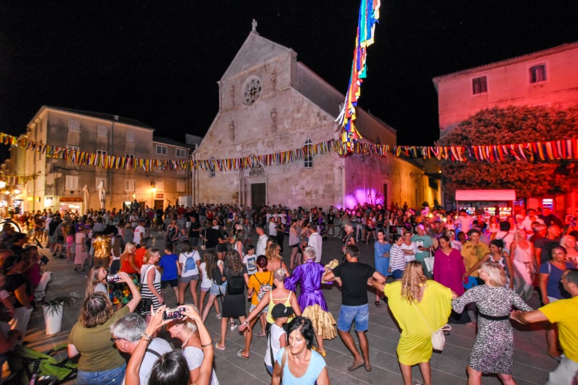 Započeo najstariji, 60. jubilarni Paški karneval 