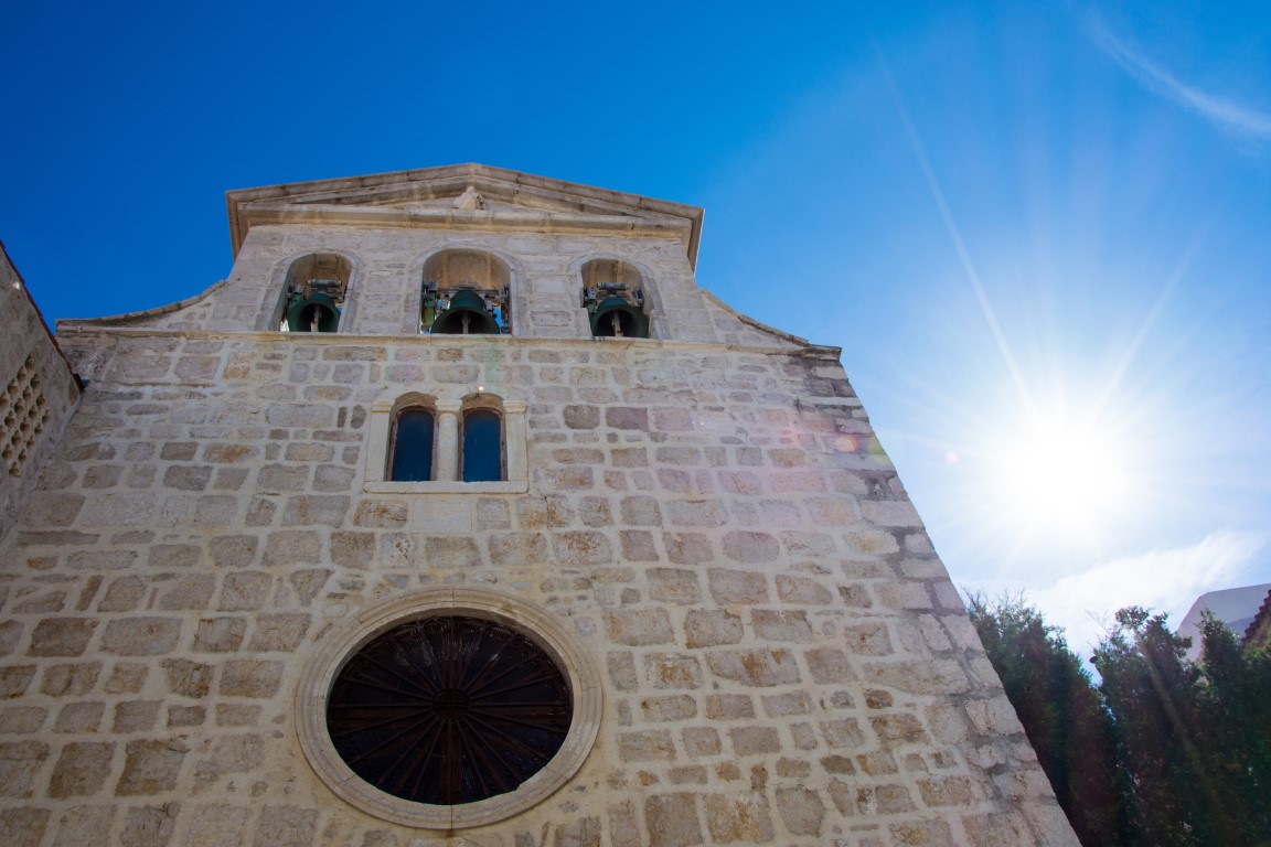 U samostanu sv. Margarite u Pagu otvorene izložbe paške čipke i Stalna izložba crkvene umjetnosti