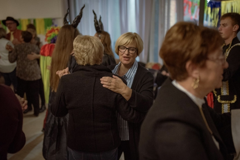 18-ELVISSMITKARNEVALPAG-7327