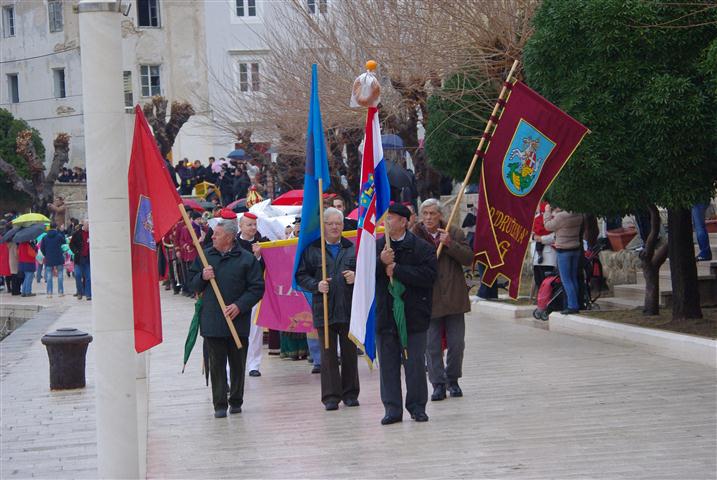 Maškare preuzele ključeve grada Paga